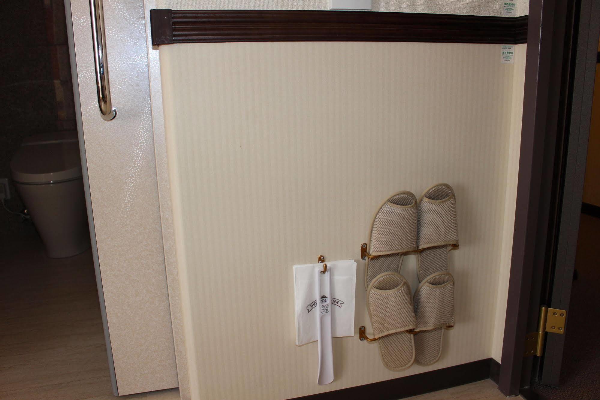 Toyoko Inn Sendai-Eki Nishi-Guchi Chuo Exterior foto